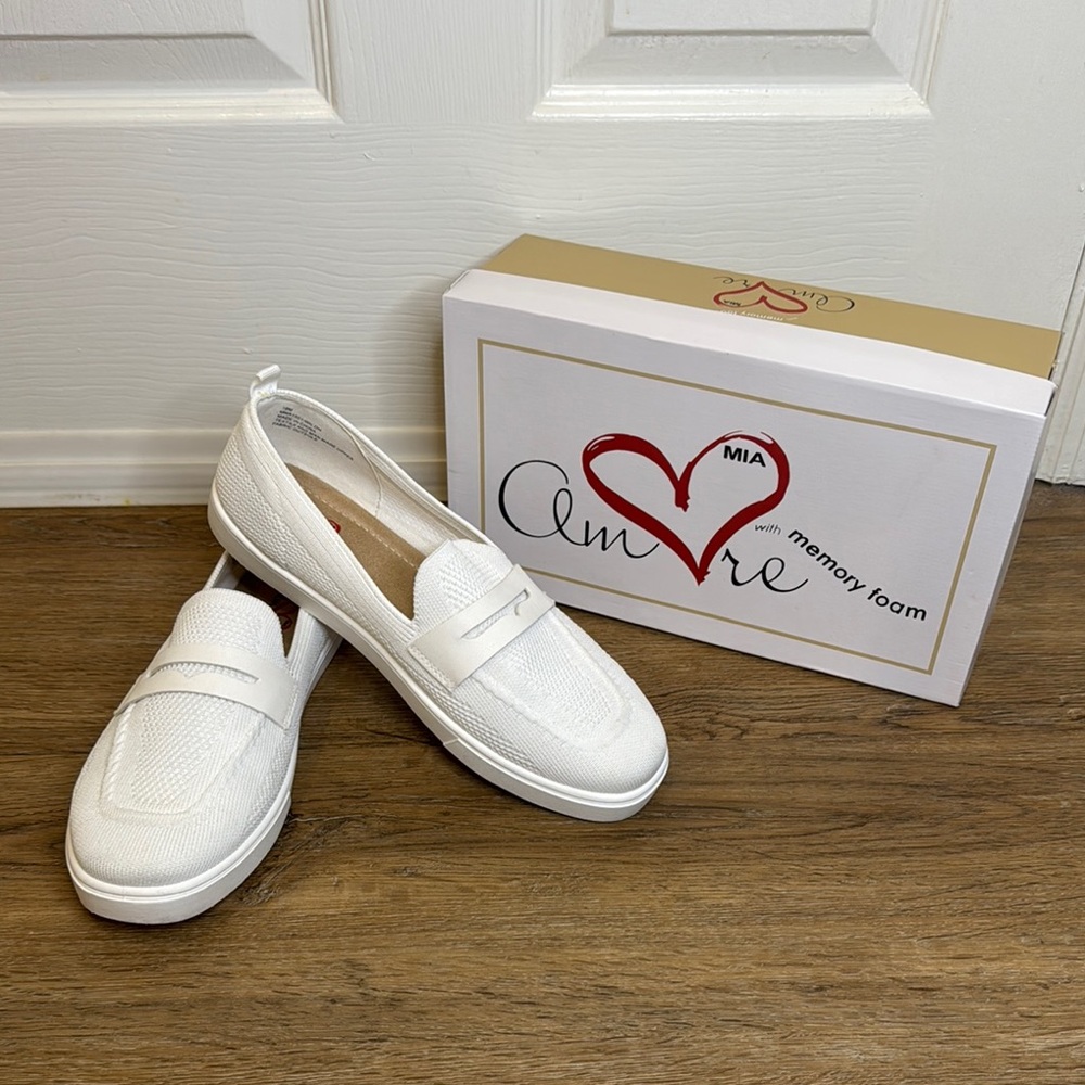 MIA White Flats Moccasin-Style Loafers